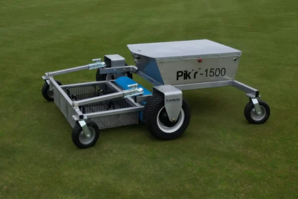 Pik_r golf ball picking robot at drive range